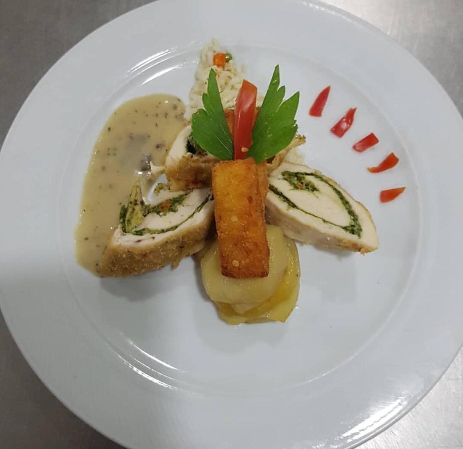 拉帕伦泽纳酒店 科普里夫尼察 外观 照片